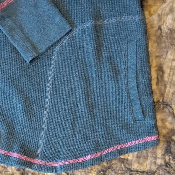 Eddie Bauer Dark Gray and Magenta, Ladies, Large Hoodie Sweatshirt - Picture 6 of 6